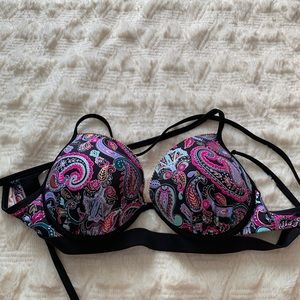34dd wire Bikini top used once.